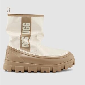 UGG Classic Brellah Mini Mustard Seed / Jasmine cream & tan patent boots size 12